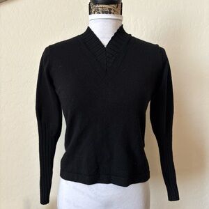 Nike Golf women’s Black V-Neck 88% wool Sweater. XS